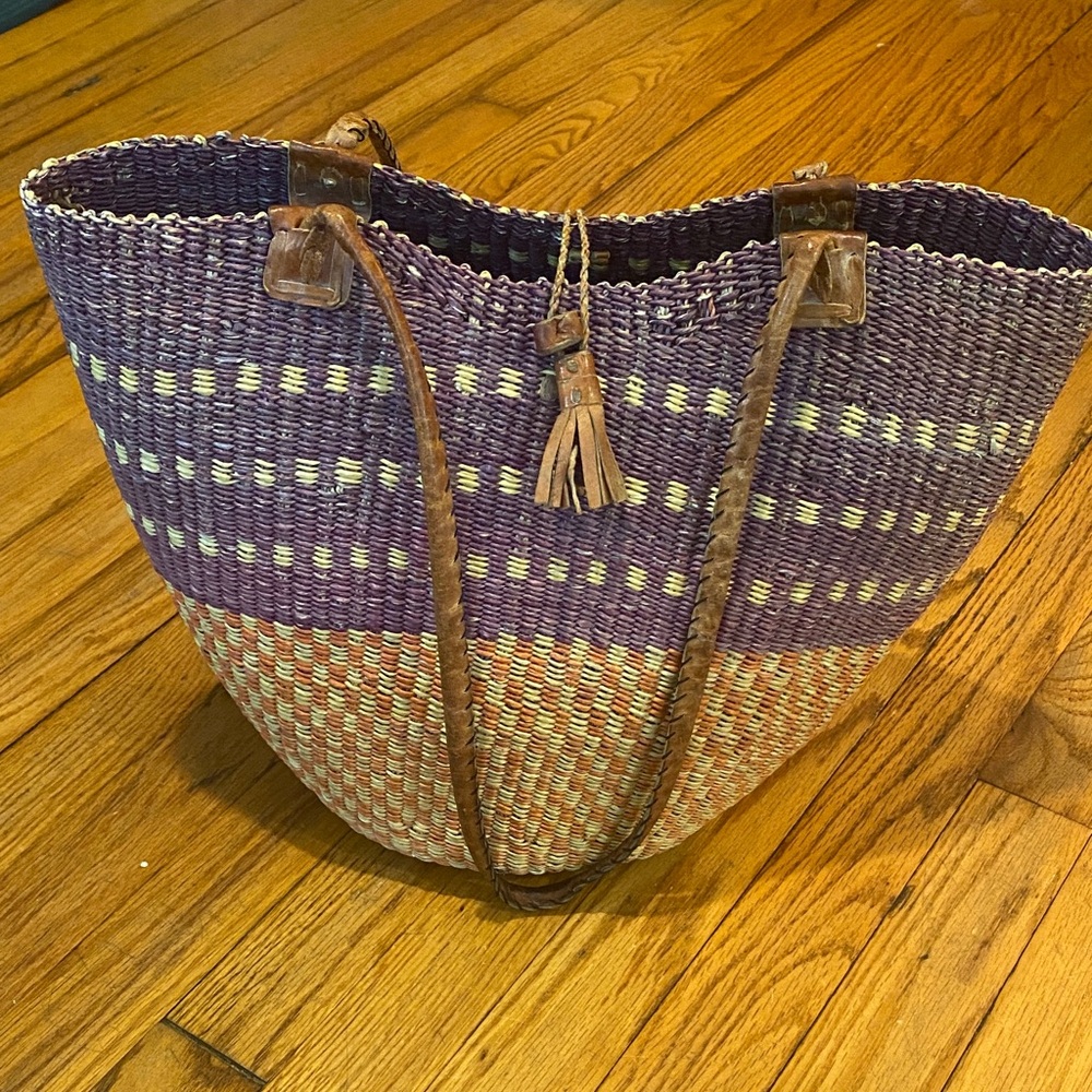 Woven raffia basket Bag